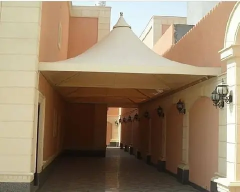 مظلات هرمية